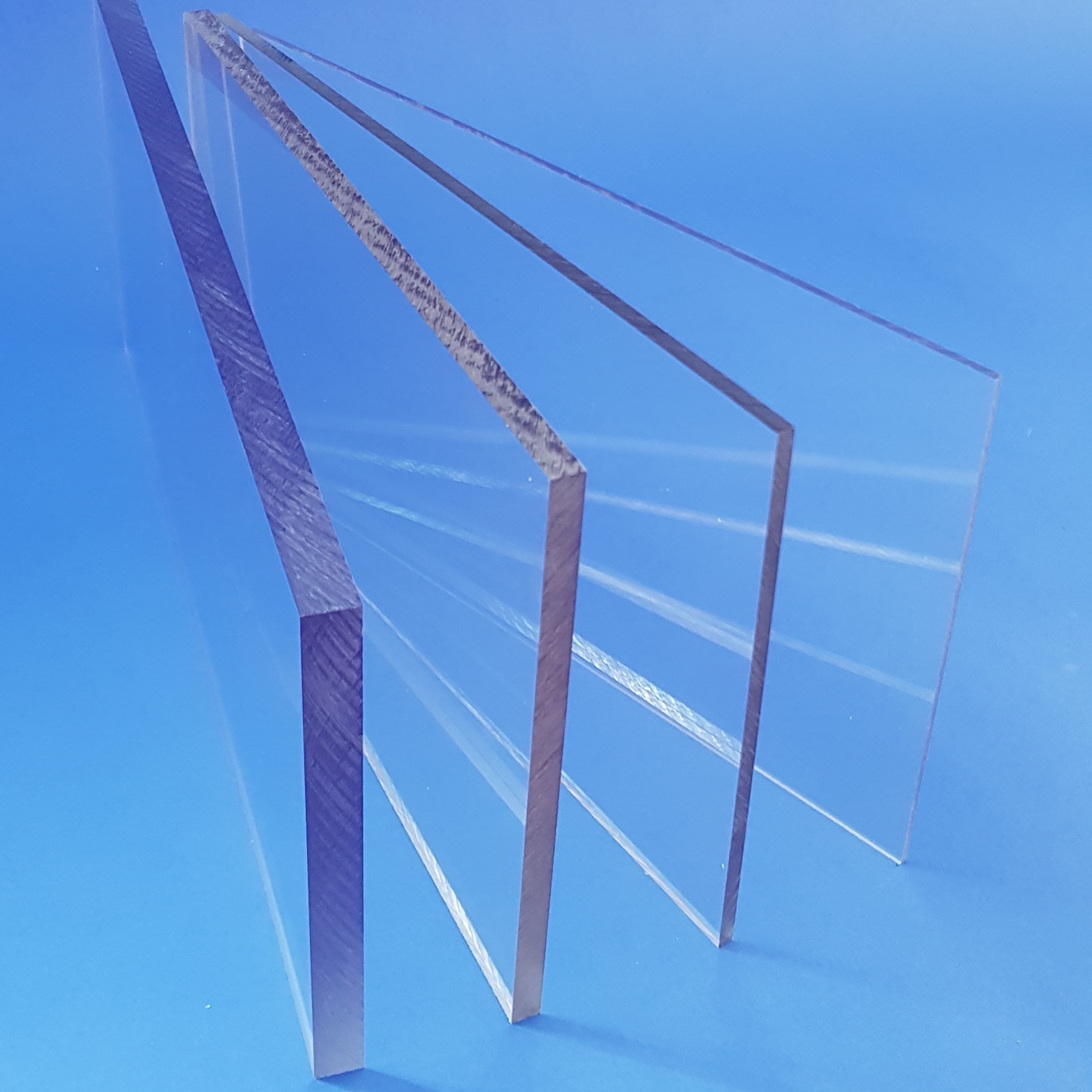 Dreieckige Polycarbonat Platten – Zuschnitt nach Maß & Schnelle Lieferung