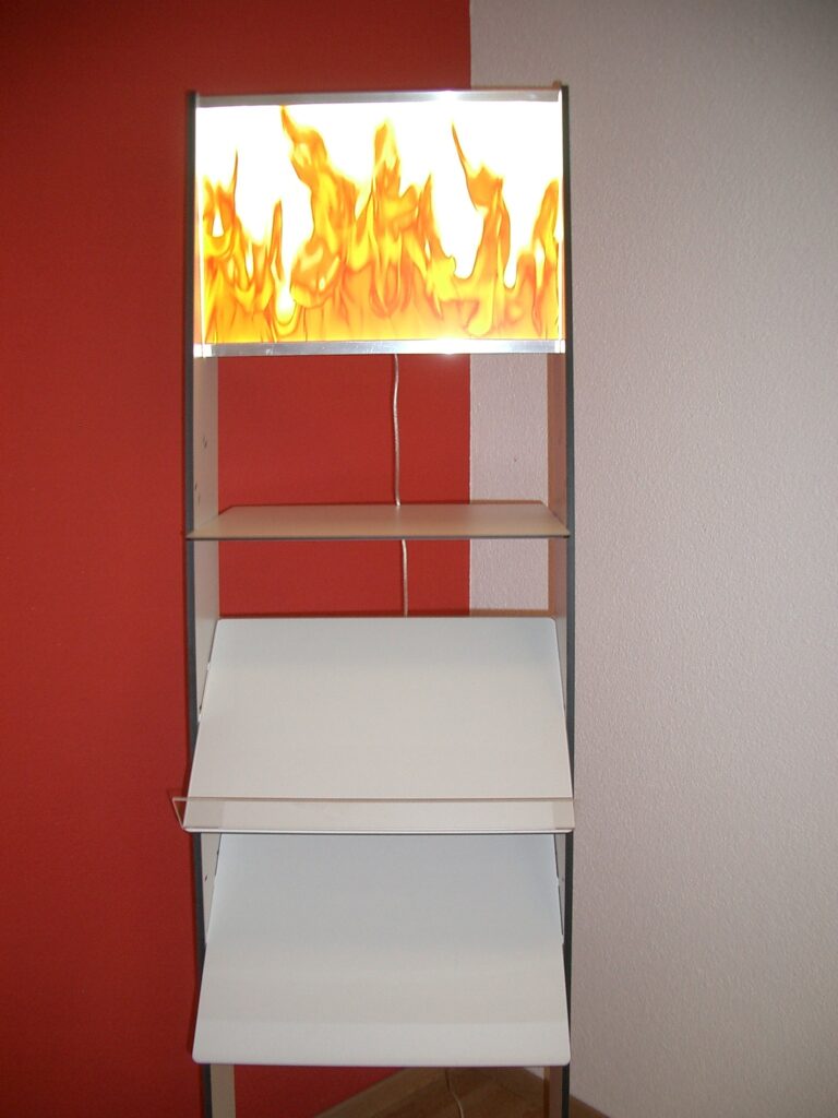 beleuchtetes-display-modelle-435-3-768x1024