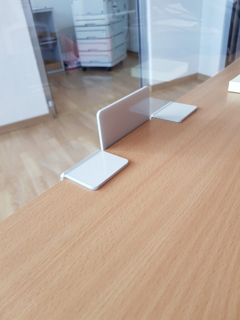 spuckschutz-klemmhalter-1500-680-3-768x1024