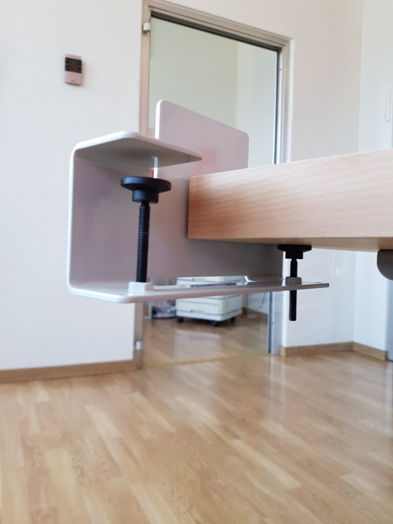 spuckschutz-klemmhalter-2200-680-4-768x1024