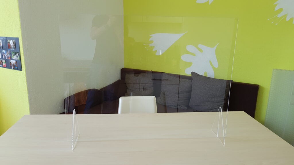 spuckschutz-zerlegbar-ohne-durchlass-1000-750-2-1024x576